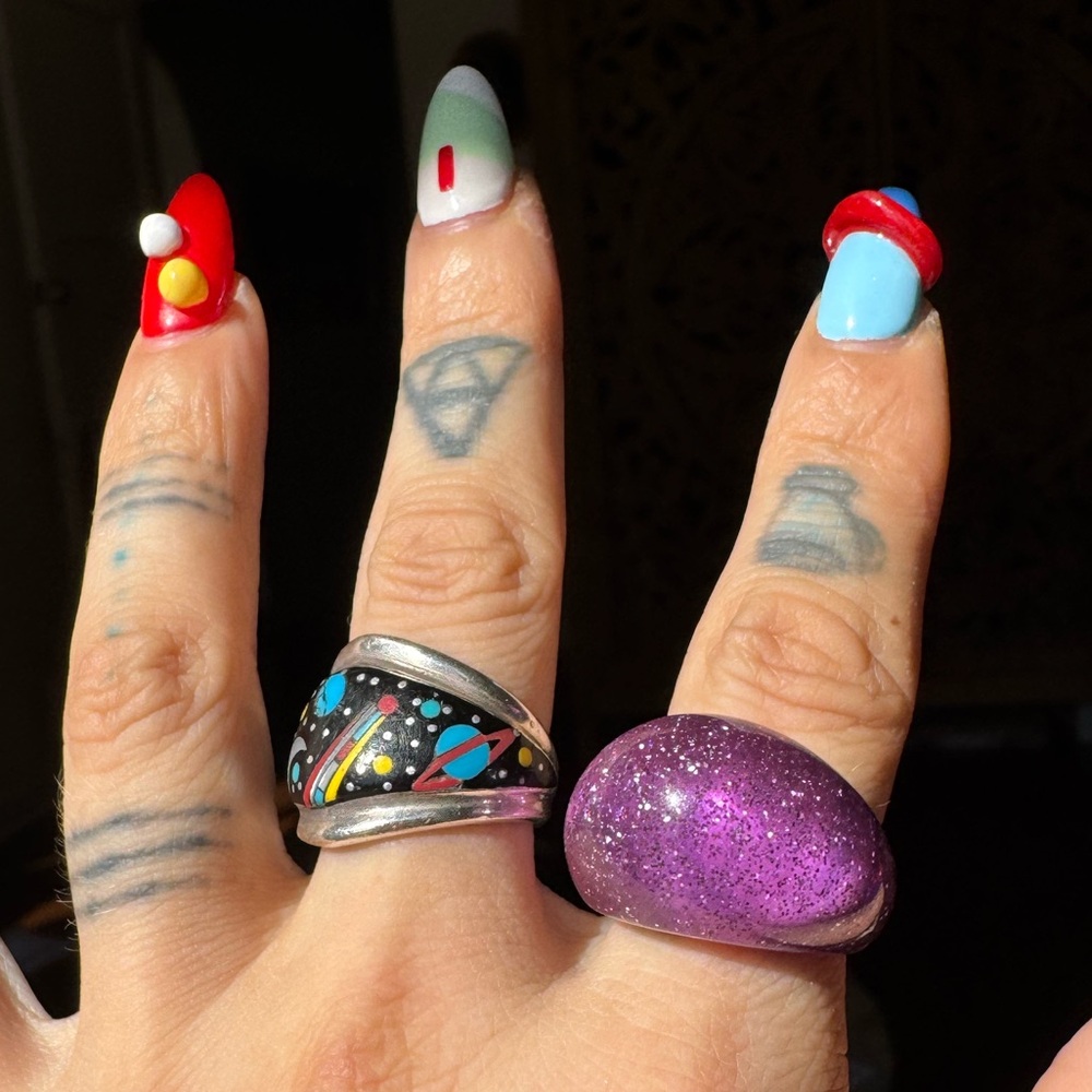 Super cool semi opaque purple done resin ring with silver sparkles size 7